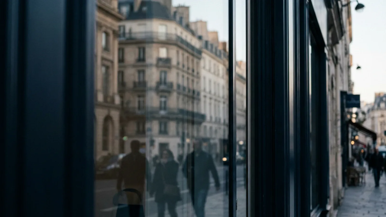 Vitrine d'agence de transmission d'entreprise, illustrant le coût d'acquisition d'une entreprise