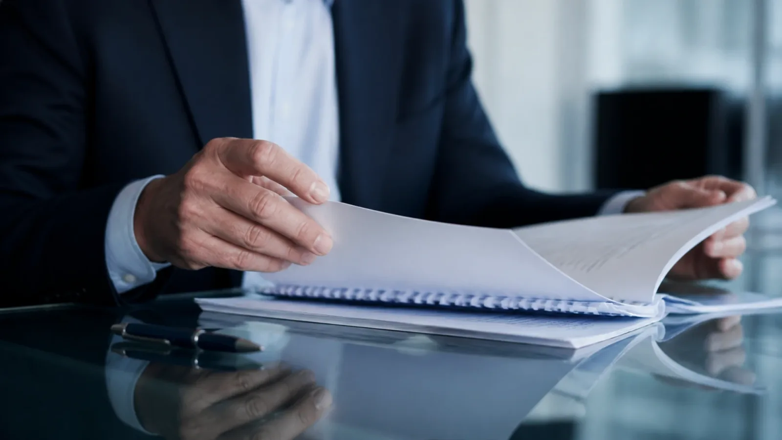 Lecture d'un contrat de dette mezzanine, avec intérêts capitalisés et bons de souscription d'actions